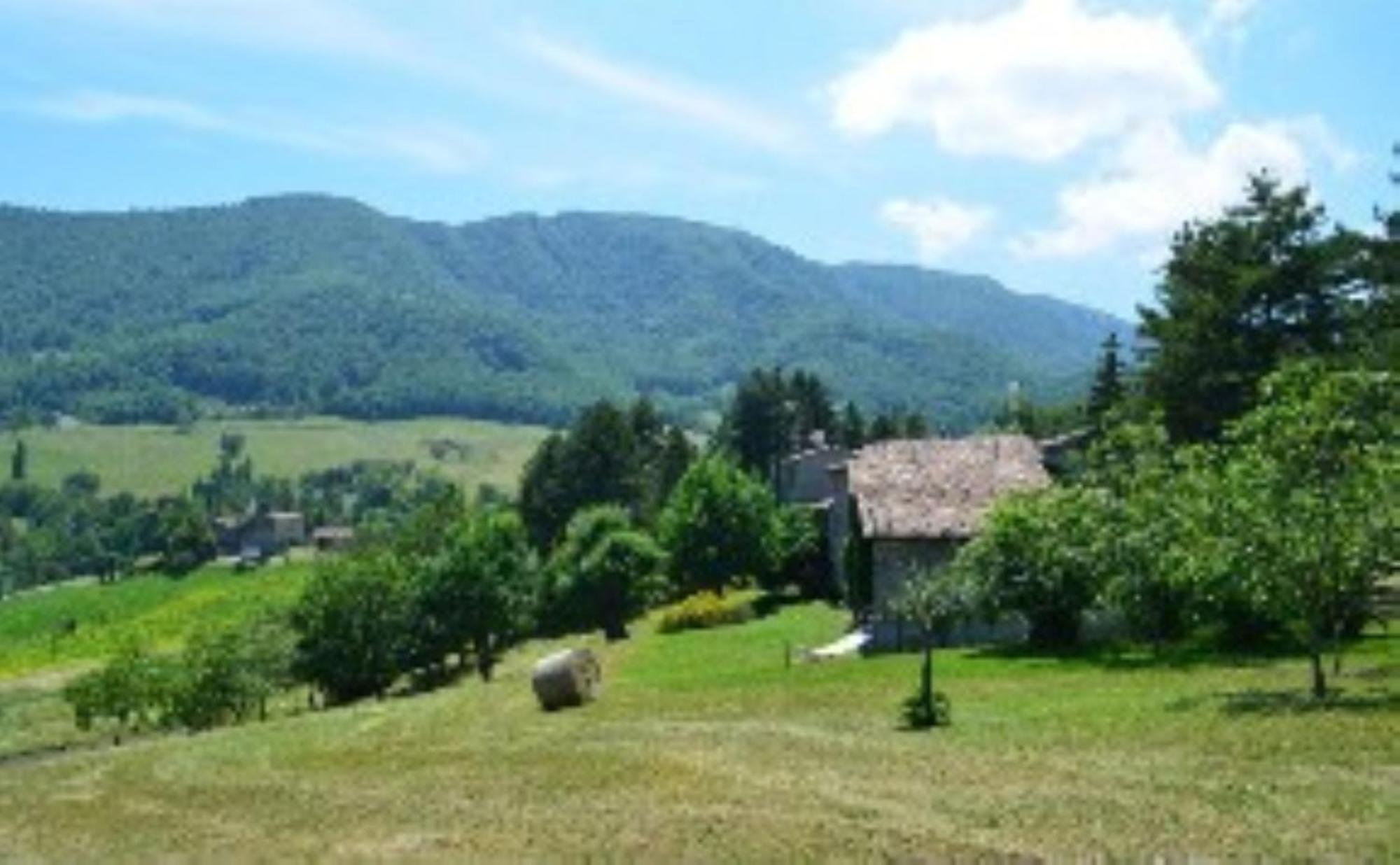 Bed and Breakfast La Corte Bonomini à Neviano degli Arduini Extérieur photo