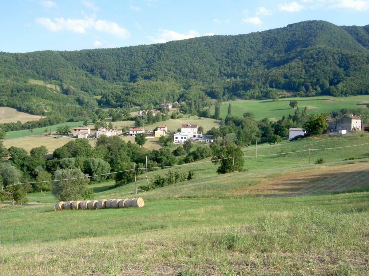 Bed and Breakfast La Corte Bonomini à Neviano degli Arduini Extérieur photo