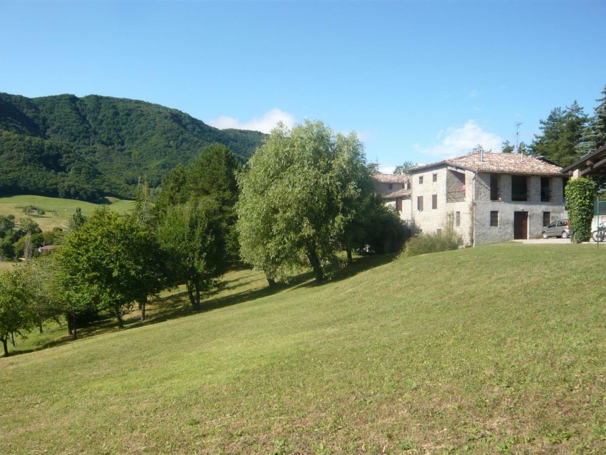 Bed and Breakfast La Corte Bonomini à Neviano degli Arduini Extérieur photo