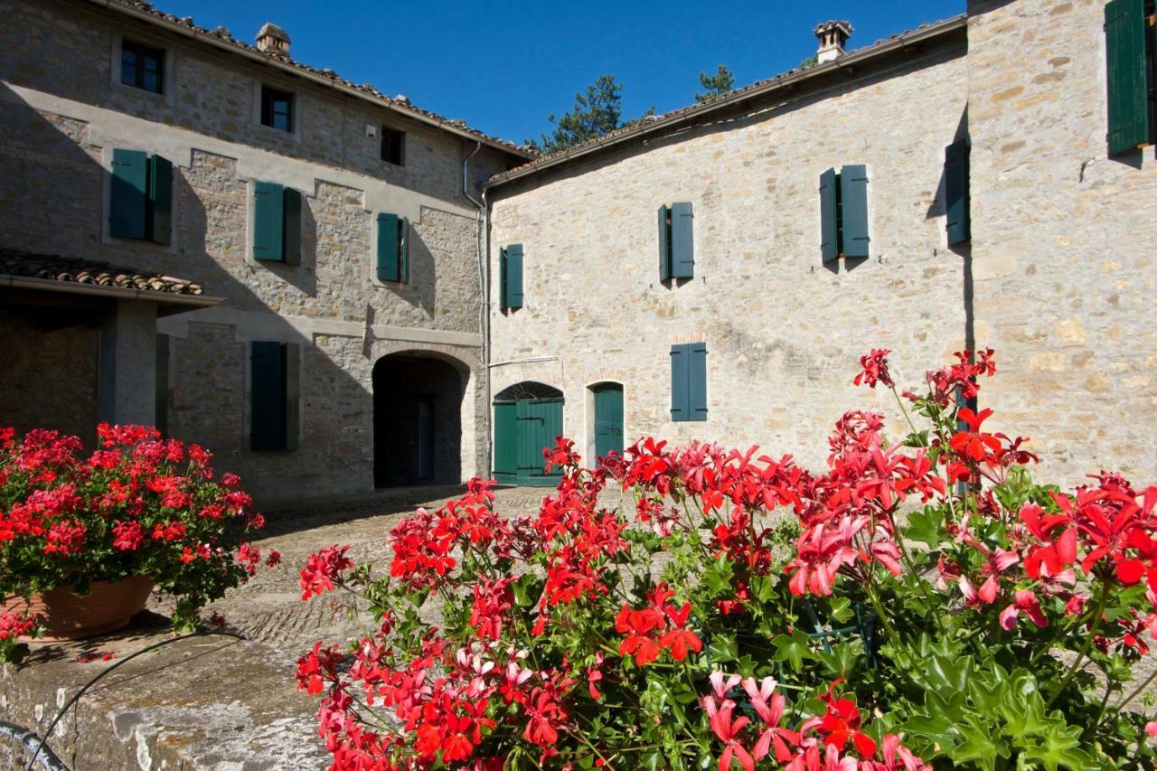 Bed and Breakfast La Corte Bonomini à Neviano degli Arduini Extérieur photo