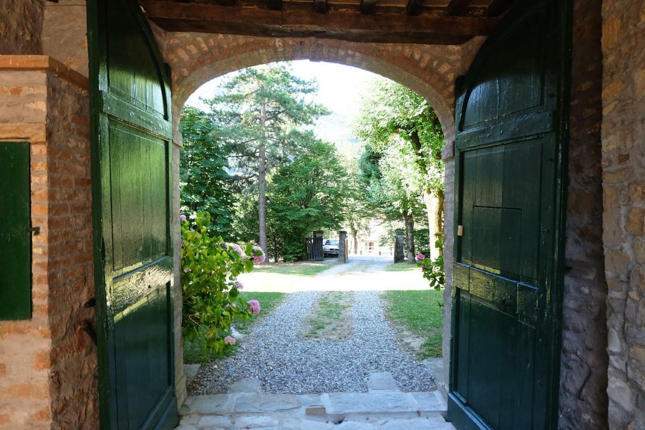 Bed and Breakfast La Corte Bonomini à Neviano degli Arduini Extérieur photo